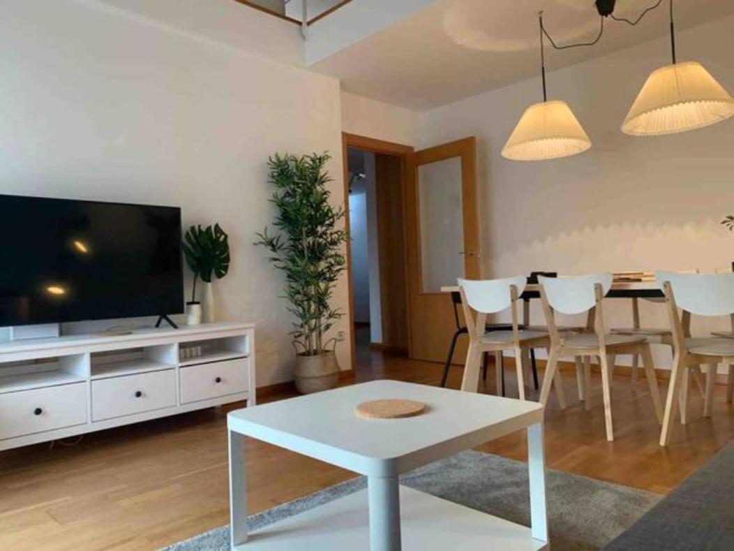 Apartment Acojedor Duplex En *